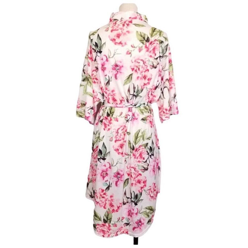 ✨Show Me Your MuMu Rose Print Robe O/S✨ - Picture 7 of 9